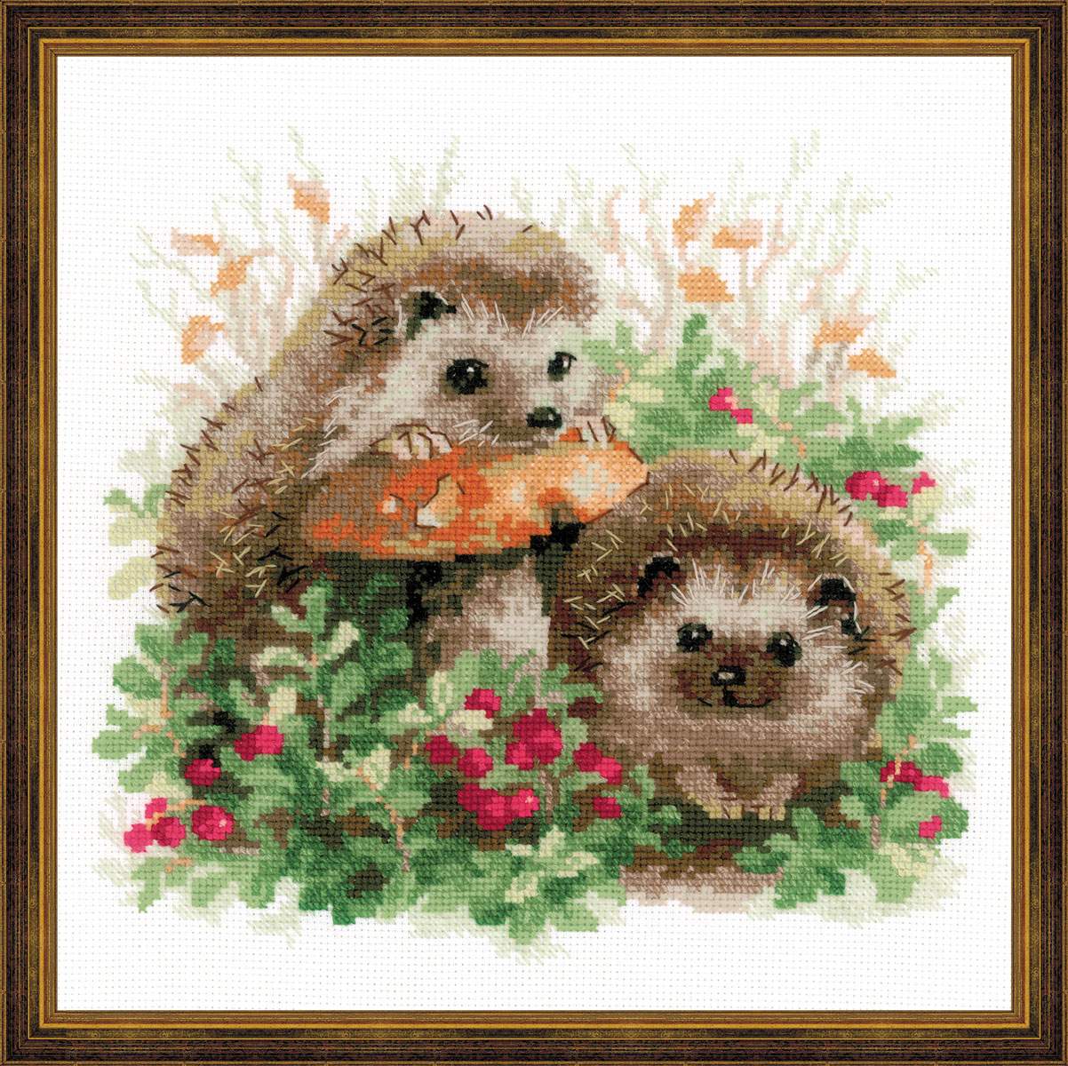 Hedgehogs in lingonberries - embroidery kit /RIOLIS/ 25 x 25 cm