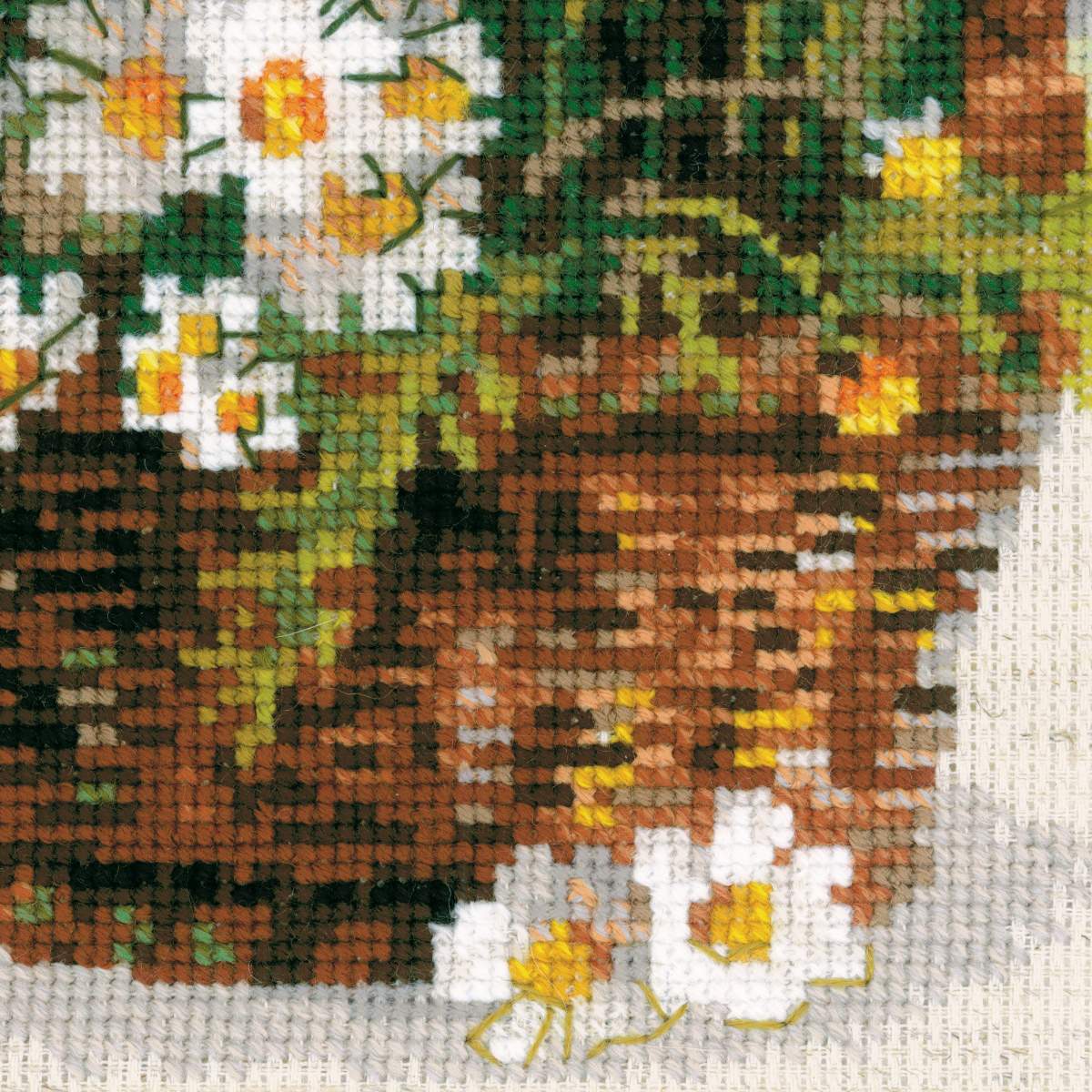 Chamomiles - embroidery kit /RIOLIS/ 25 x 25 cm