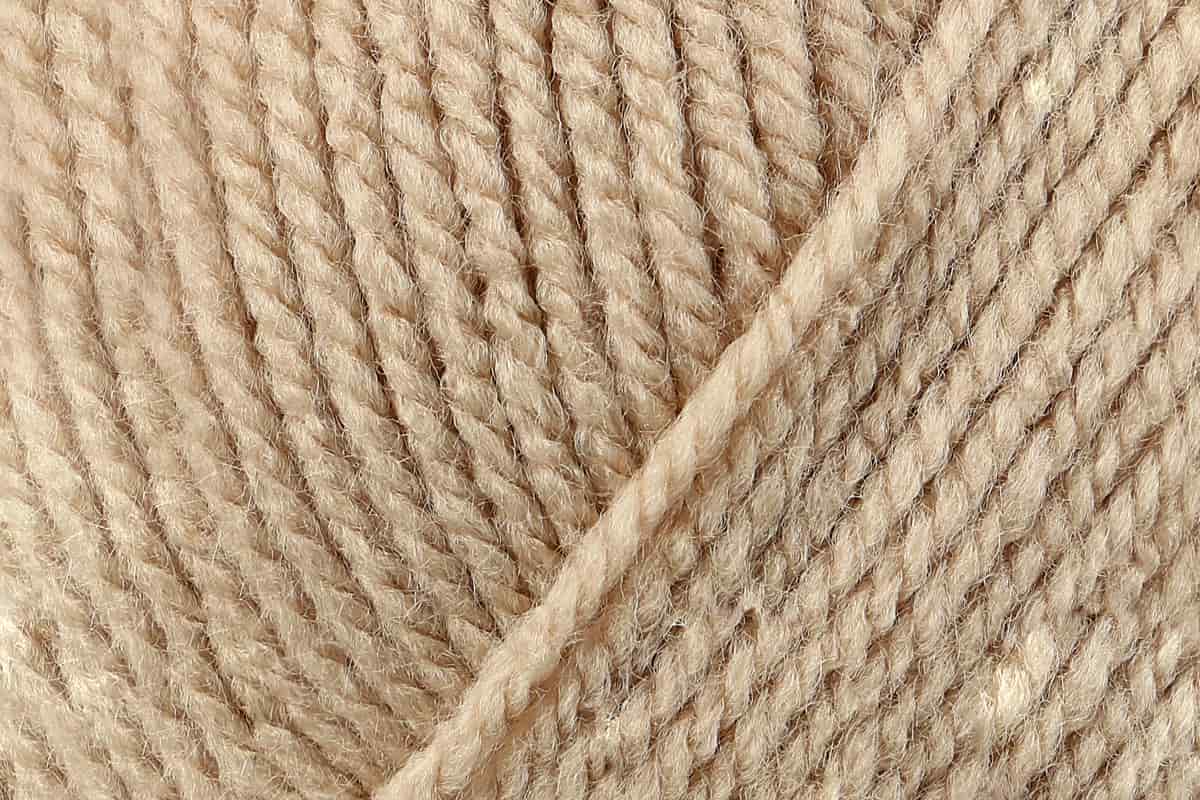 Sportic 100% akrils /Schachenmayr/ 100g #8267 "Auzu pārslu punktotais"