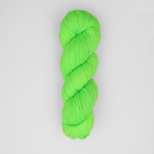 Symfonie Terra 4-ply 100g #SS2026 "Electric Lime"