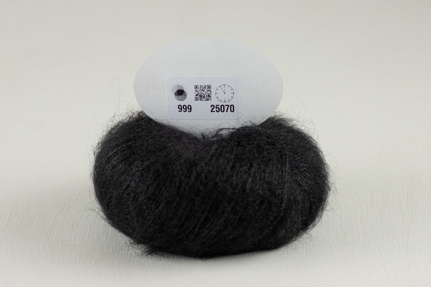 Siidmohäär /Midara/ 25g #999 "Must"