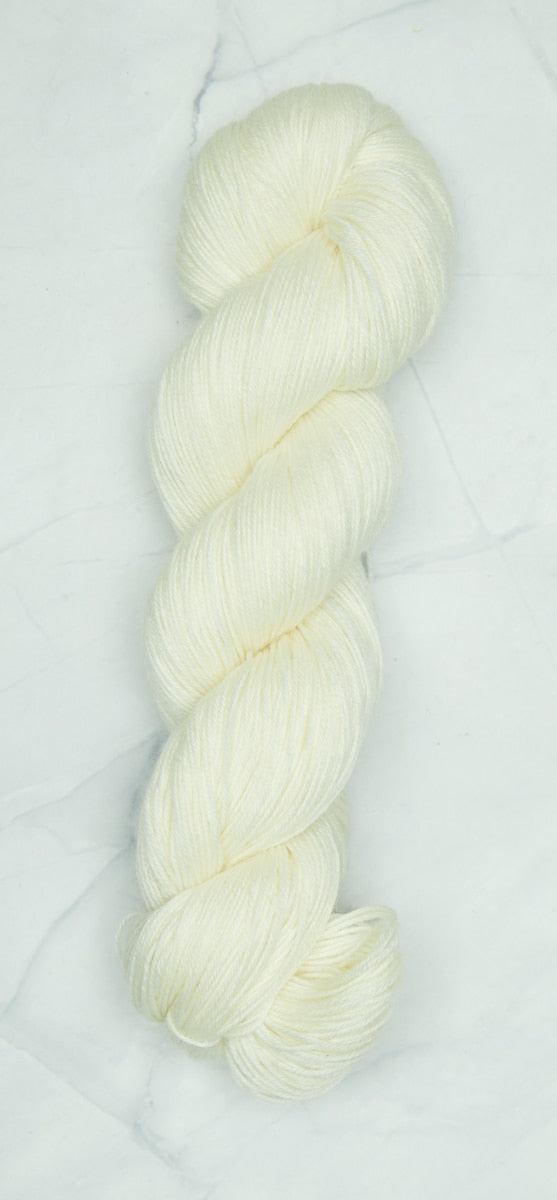 Symfonie Terra 4-ply 100g #SS2001 "Jasmine"