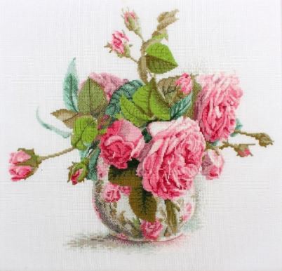 Romantic roses - embroidery kit /RTO/ 38 x 30 cm