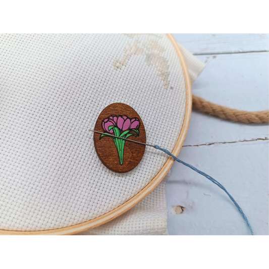Magnet for needles PINK TULIPS /Kind Fox by Wizardi/ 2.5x3.5cm