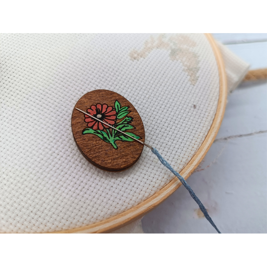 Magnet for needles DAISY PINK /Kind Fox by Wizardi/ 2.5x3.5cm