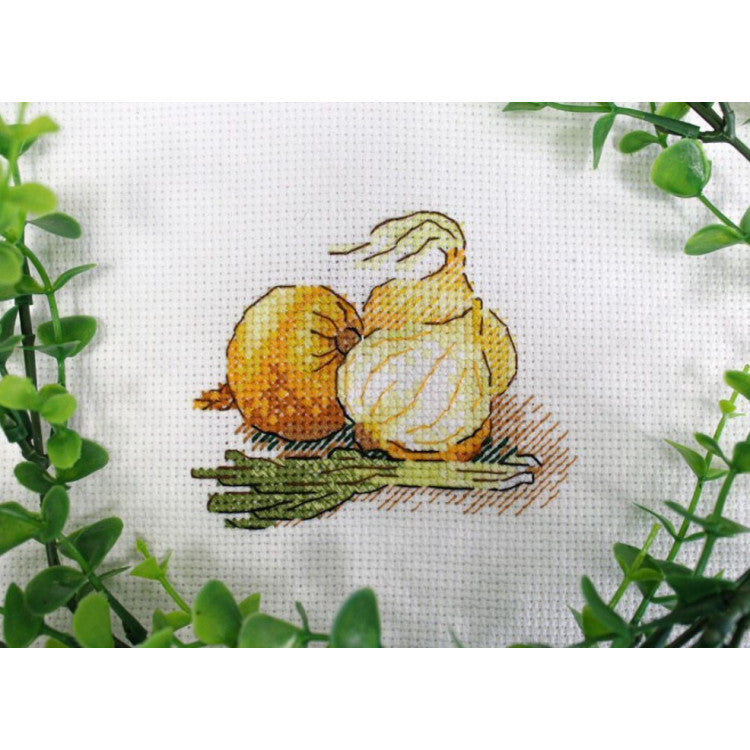 "Zeltainais sīpols" - izšūšanas komplekts /MP Studia/ 7x8cm