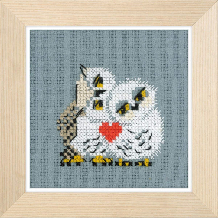 Love - embroidery kit /RIOLIS/ 9 x 9 cm