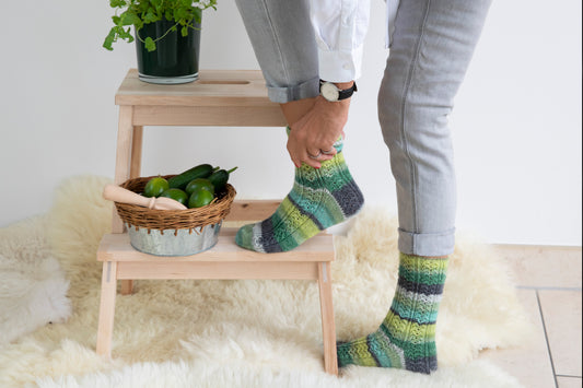 Hot Socks MADENA /Gründl/ 4-diegu zeķu dzija 100g #02 "Liepu lapa"