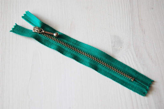 Metāla rāvējslēdzējs /12 cm/ zaļš - Atrasts Noliktavā!