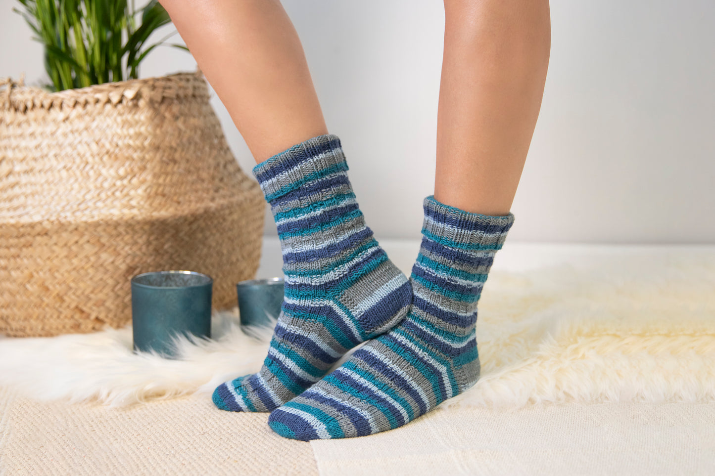 Hot Socks Sensitive Gründl 4-diegu zeķu dzija ar kokvilnu 100g #06