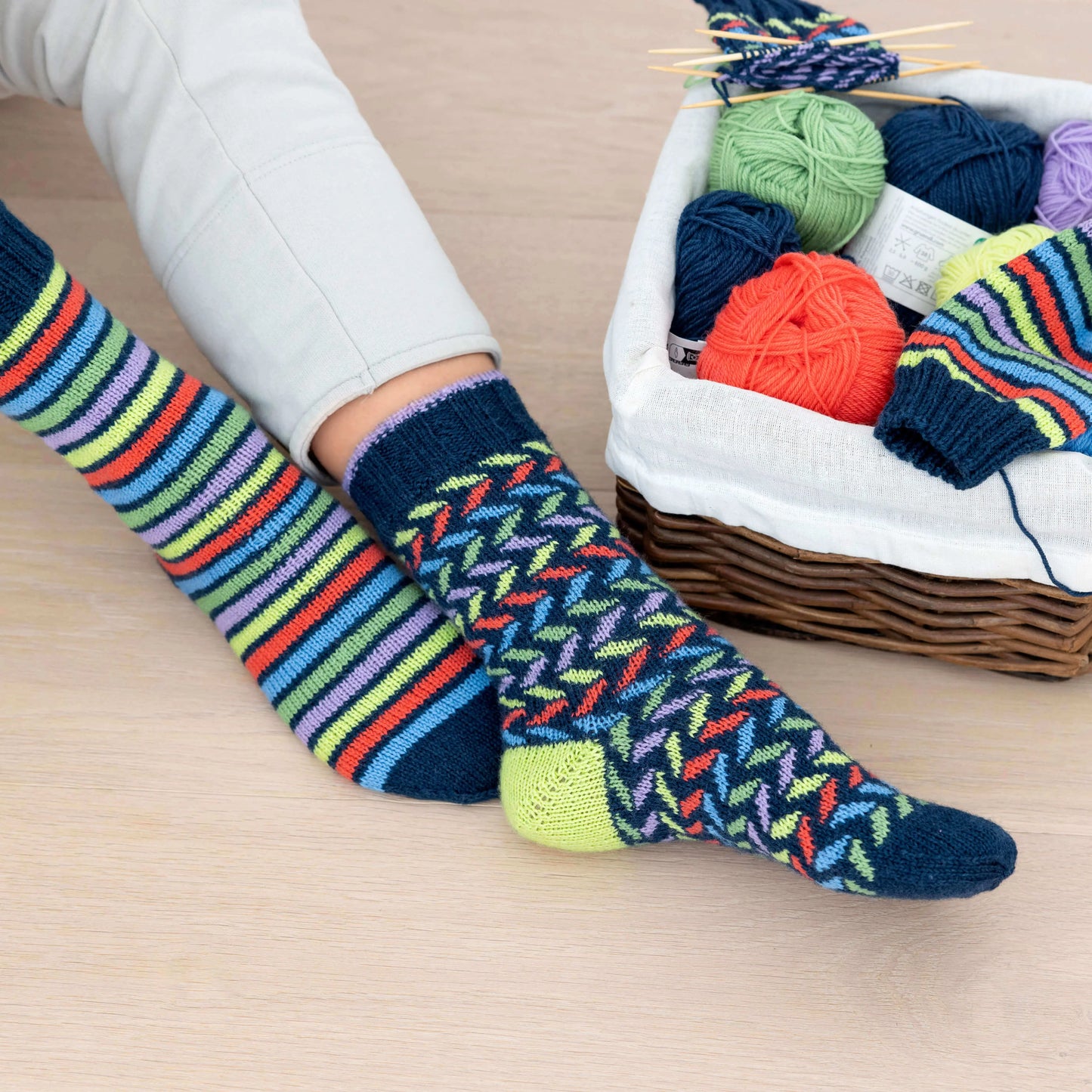 Hot Socks Merino /Gründl/ 4-diegu zeķu dzija 50g #03 "Ceriņi"