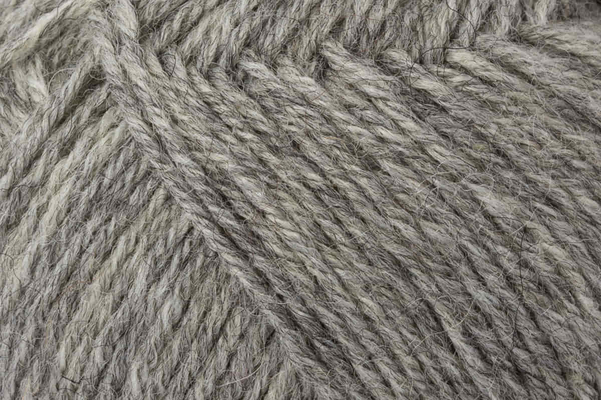 Regia Uni 4-diegu 50g #00033 "Merserizēts flanelis"