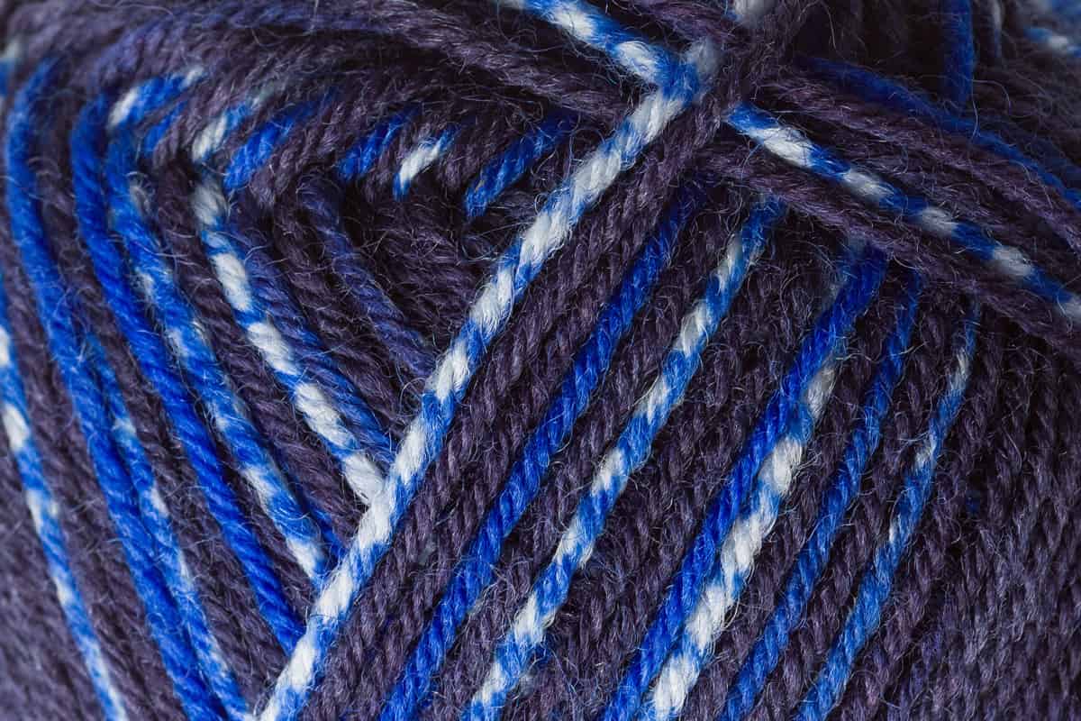 Regia Color 4-diegu 50g #02265 "Poga"