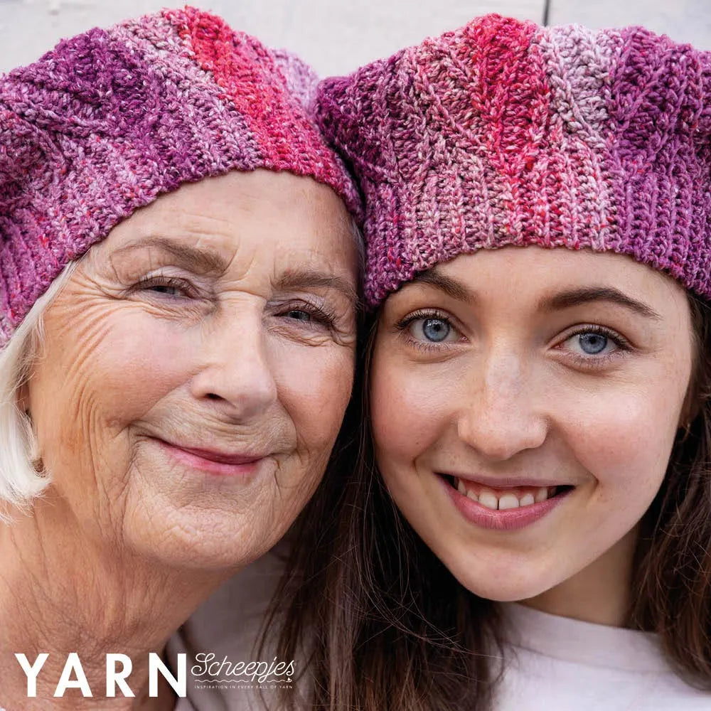 Scheepjes YARN Bookazine 17 PATTISSERIE - rokdarbu žurnāls grāmata, ENG