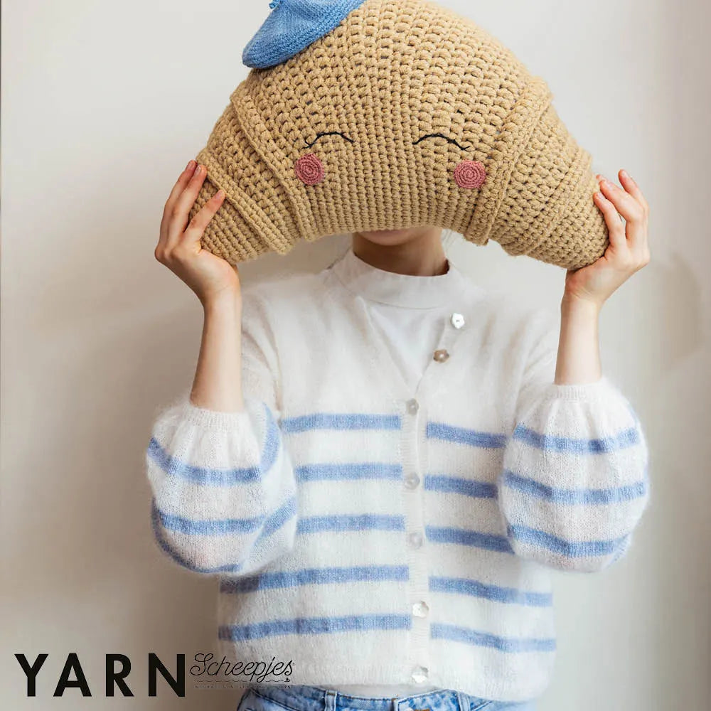 Scheepjes YARN Bookazine 17 PATTISSERIE - rokdarbu žurnāls grāmata, ENG