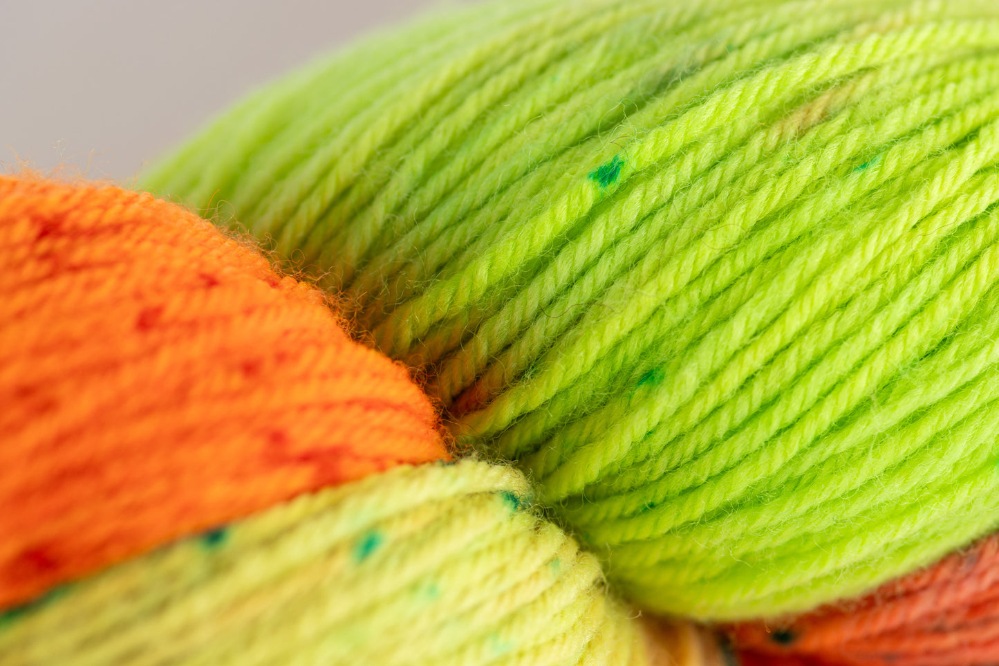 Symfonie Terra 4-strand 100g #VR2026 "Galactic Glow"