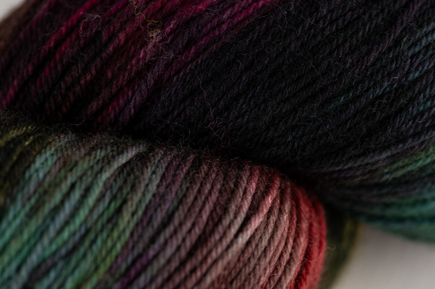 Symfonie Terra 4-ply 100g #VR2027 "Grape Harvest"
