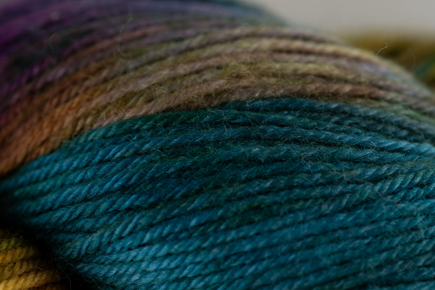 Symfonie Terra 4-ply 100g #VR2034 "Dragon Vine"