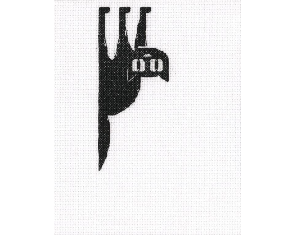 Starp melniem kaķiem. Kaķis pie griestiem - izšūšanas komplekts /RTO/ 11.5 x 5 cm