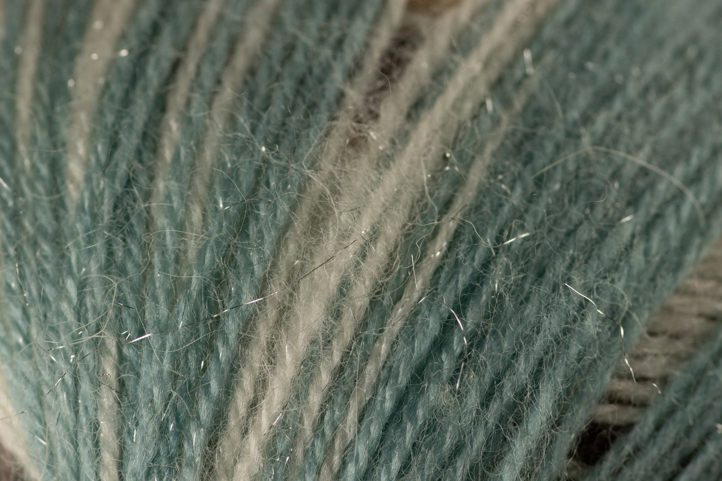 Stardust /Scheepjes/ 100g #662 "Strēlnieks"