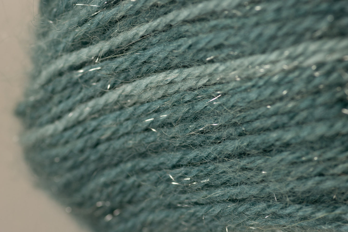 Stardust /Scheepjes/ 100g #662 "Strēlnieks"