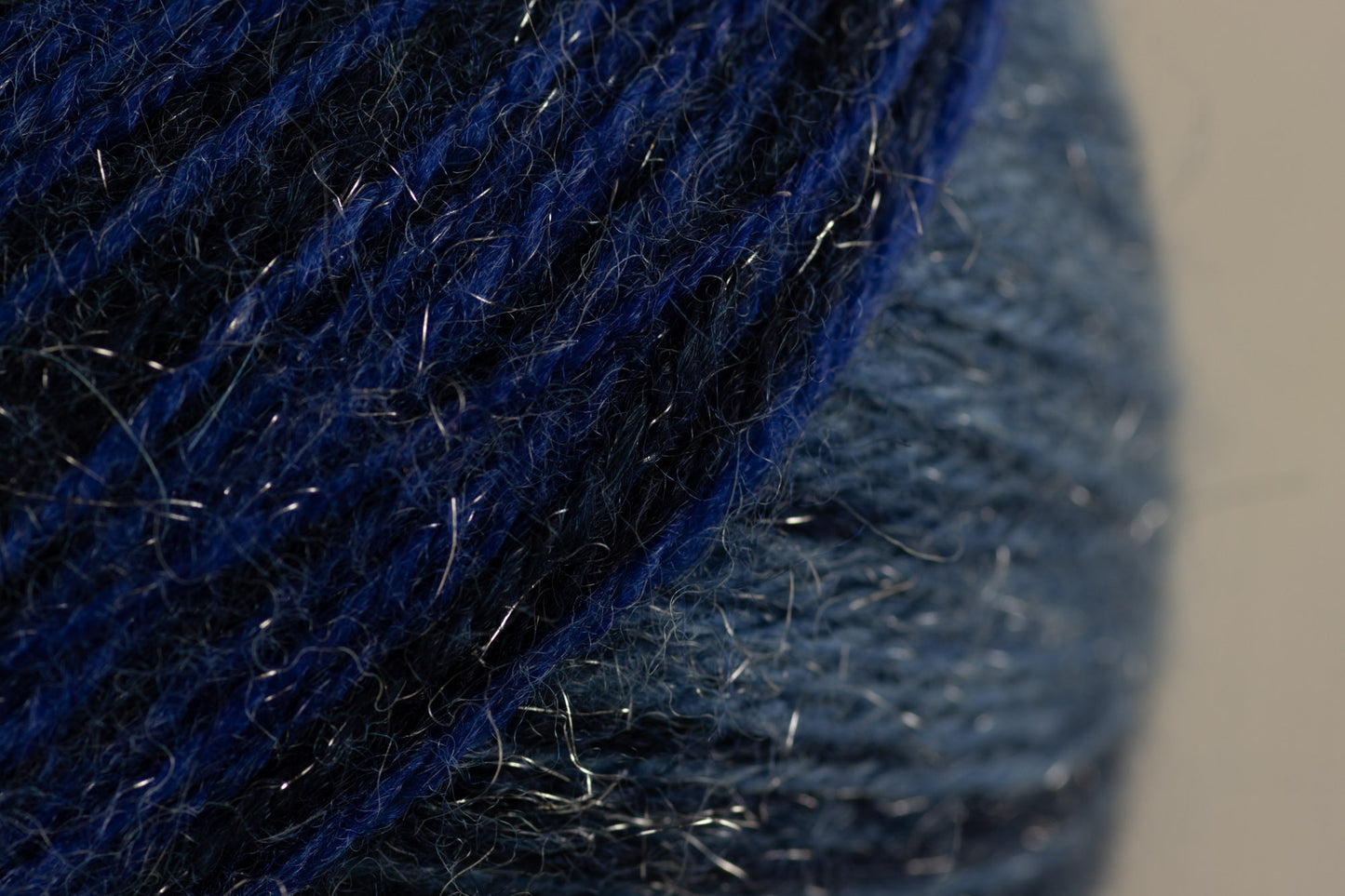 Stardust /Scheepjes/ 100g #663 "Twins"