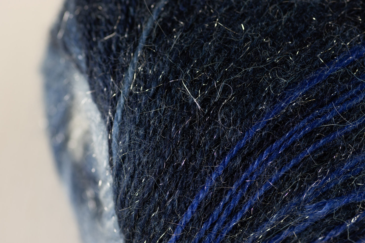 Stardust /Scheepjes/ 100g #663 "Twins"