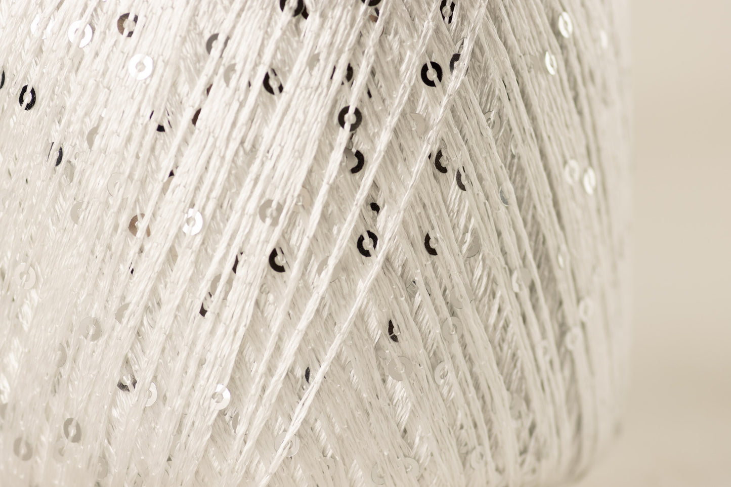 Sequin /Midara/ #13 "Balts-sudrabs"