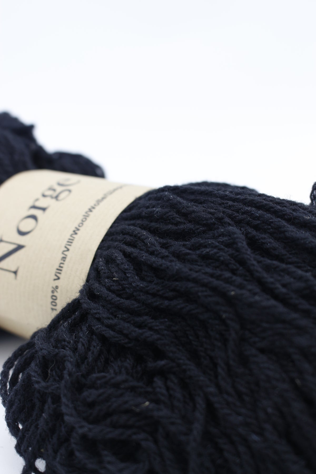 Norge /Midara/ NM: 7/3 100g #999 "Melns"