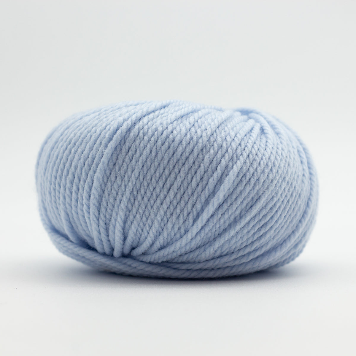 NUOVO IRLANDA /Lana Gatto/ 50g #632 "Dūmakaini zils"