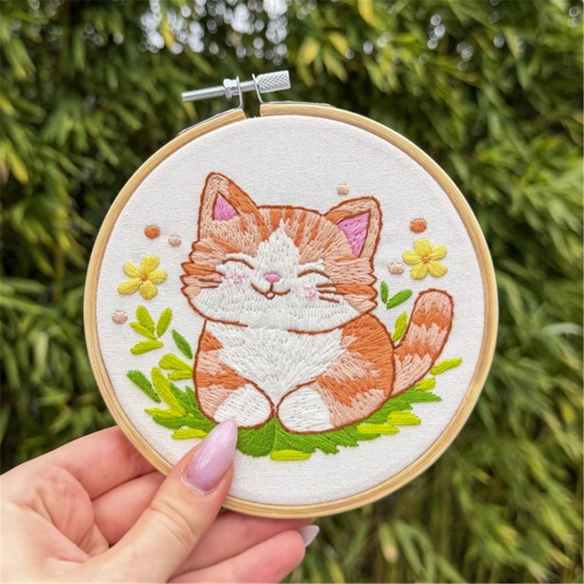 KITTY MIMI (Kaķenīte Mimi) - izšūšanas komplekts ar riņķi /Milpoint/ 12.7x12.7cm
