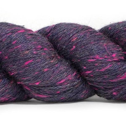 Spun Silk World TANGLED zīds Nm 16/3 50g #0092 "Priecīgi violets"