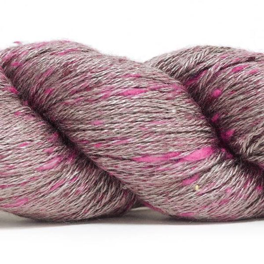 Spun Silk World TANGLED zīds Nm 16/3 50g #0100 "Port Royal"
