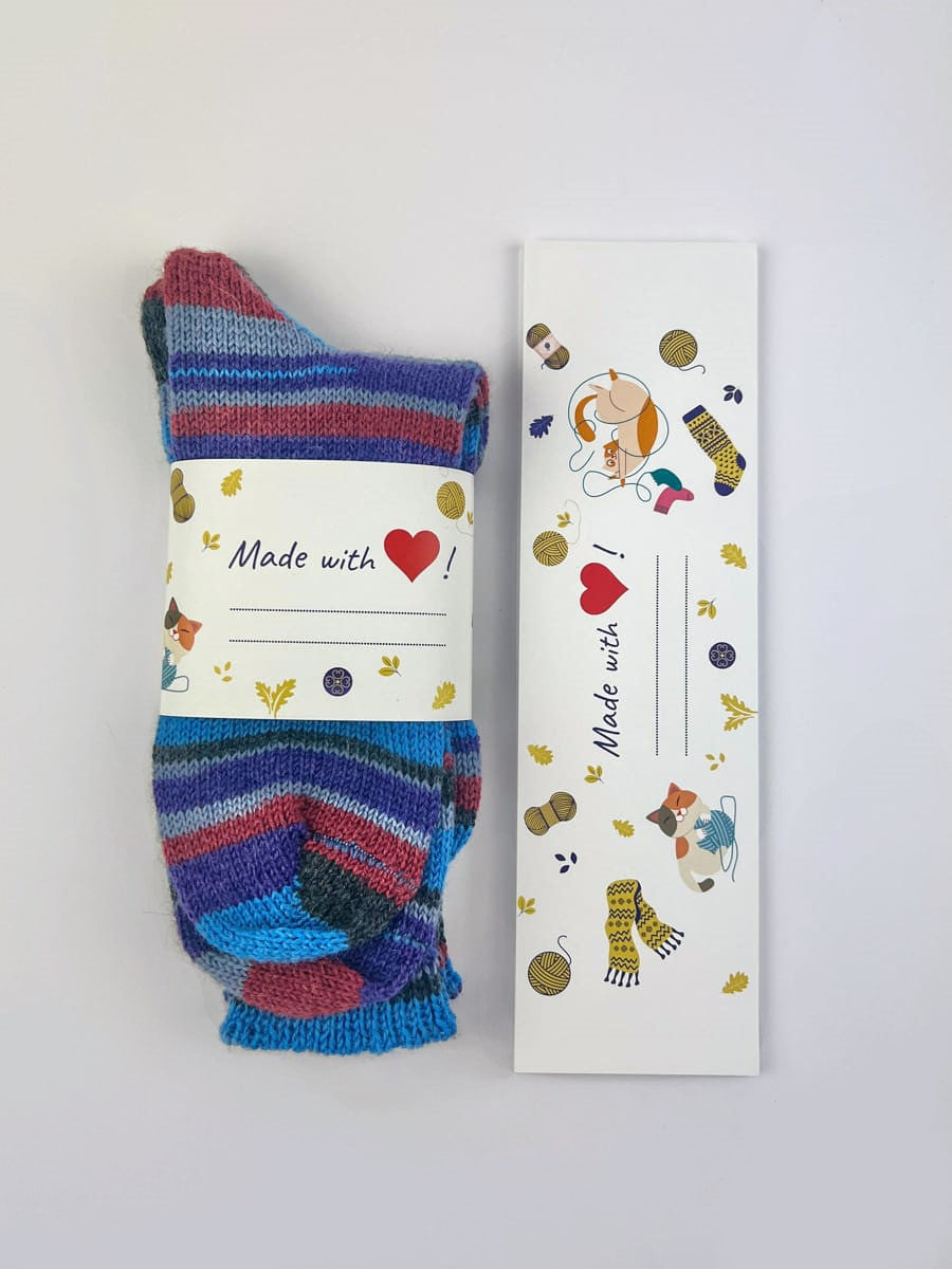 Birka zeķēm "Made with ❤️!" /LatvianCrafts/ glancēts krītpapīrs, uzraksts angļu valodā