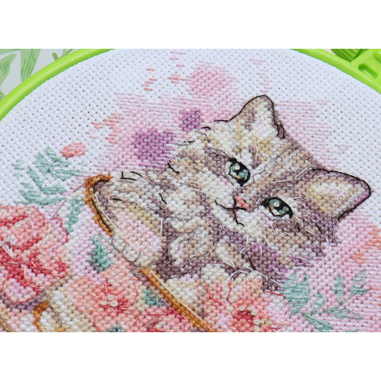 Tējas ballīte - izšūšanas komplekts + riņķis izšūšanai /ABRIS ART/ 17x17cm